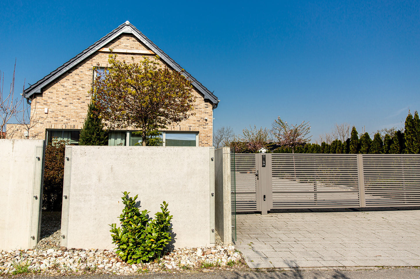 ZAUNFELD AUS ALUMINIUM AL23