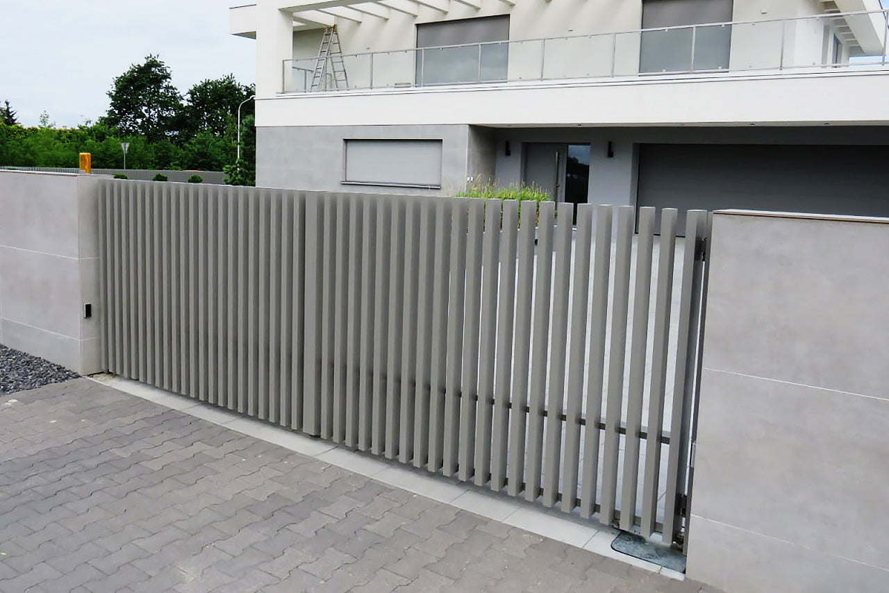 ZAUNFELD AUS ALUMINIUM AL48