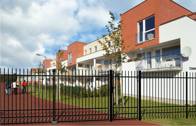 Schiebetor elektrisch - Schiebetor Nice System 140x400 cm aus Metall für Einfahrten.