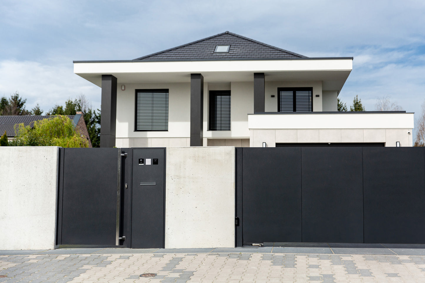 ZAUNFELD AUS ALUMINIUM AL9