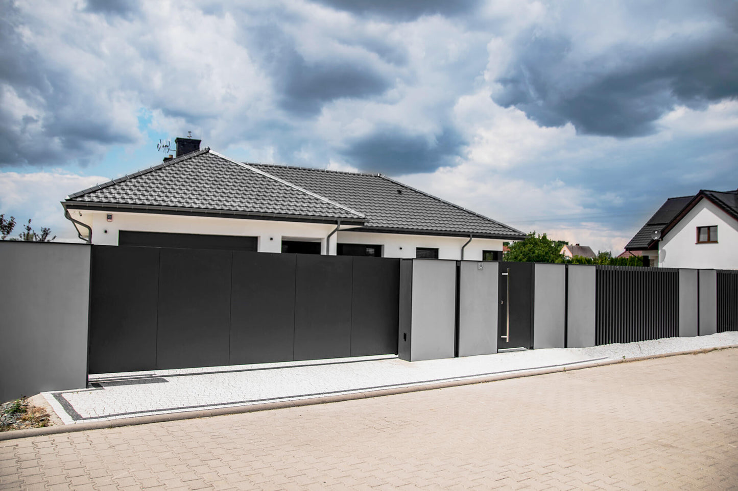 ZAUNFELD AUS ALUMINIUM AL9